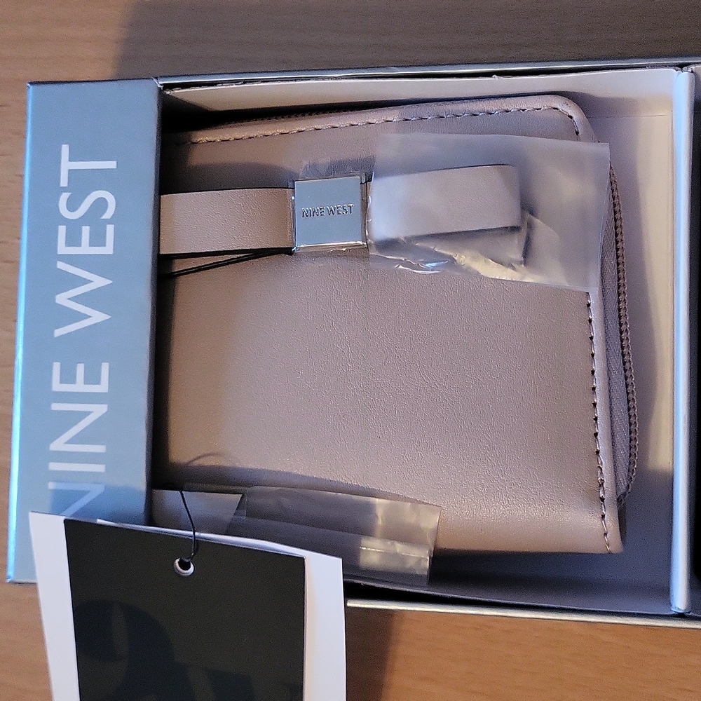 NWT Women's beige wallet